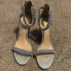 Jewel badgley mischka silver sparkle heels